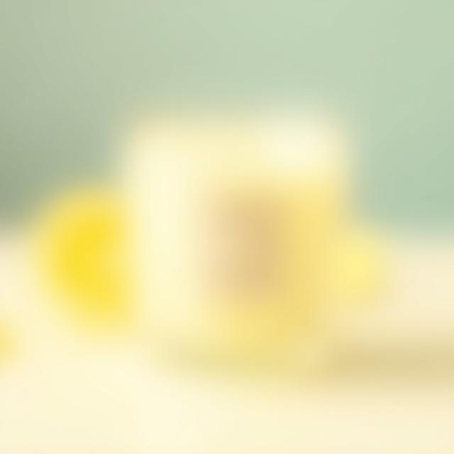 Vela aromática Costa del Sol en un envase de cristal elegante, con notas cítricas.